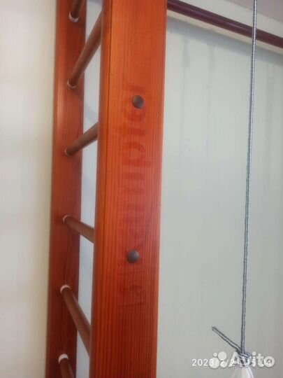 Деревянная шведская стенка