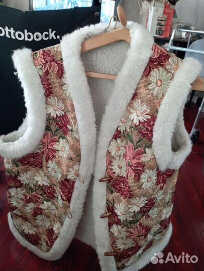 Жилетка меховая женская 58 размер