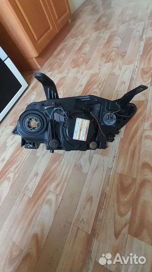 Фара правая Mazda Demio DY3W, P2632