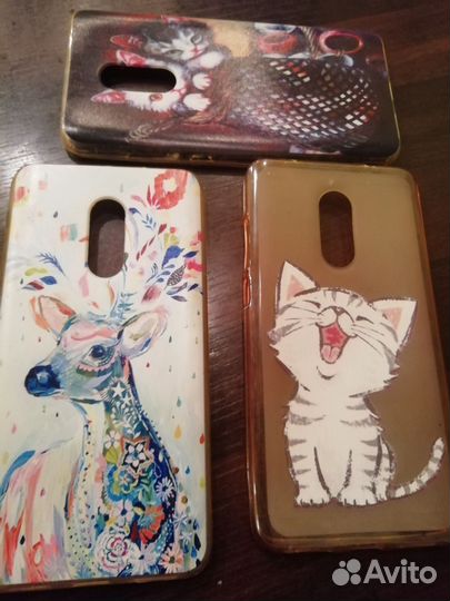 Отдам бесплатно чехлы на телефон