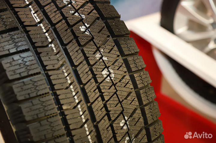 Bridgestone Blizzak Ice 225/45 R18 91S