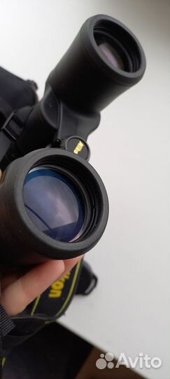 Бинокль Nikon Aculon A211 8-18х42