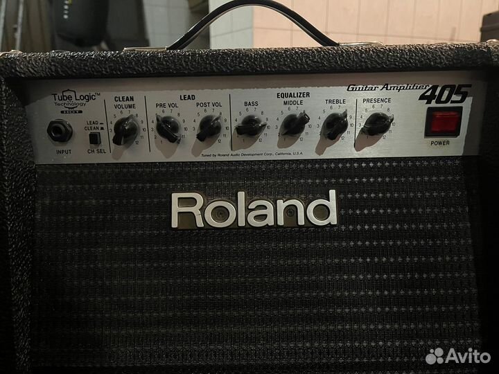 Гитарный комбоусилитель Roland 405