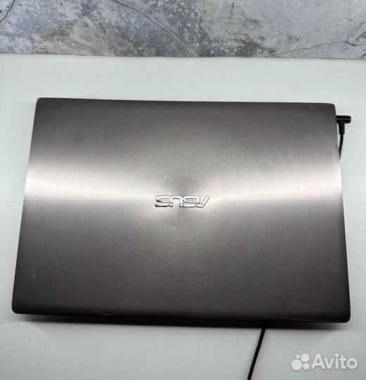 Ультрабук Asus i3-6100U / IPS / SSD/FullHD