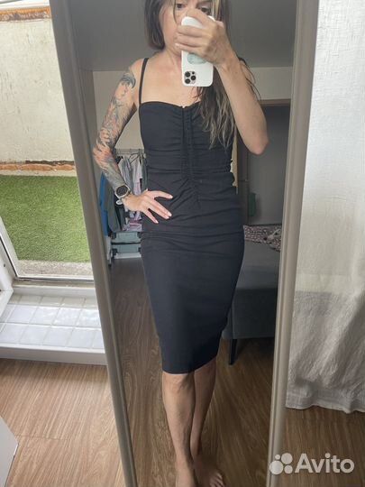 Платья вечерние