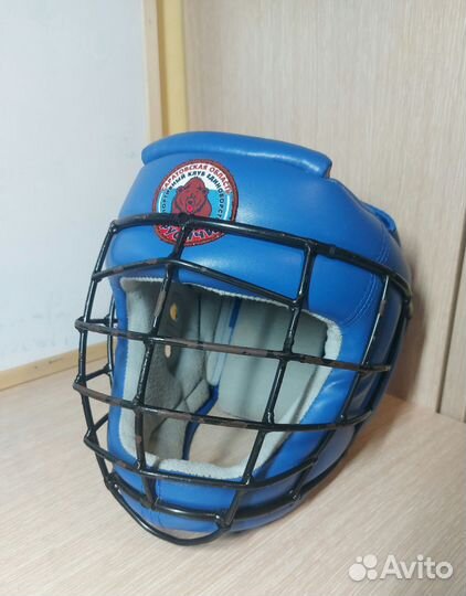 Шлем с сеткой для единоборств