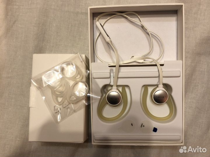 Наушники Samsung Level Active