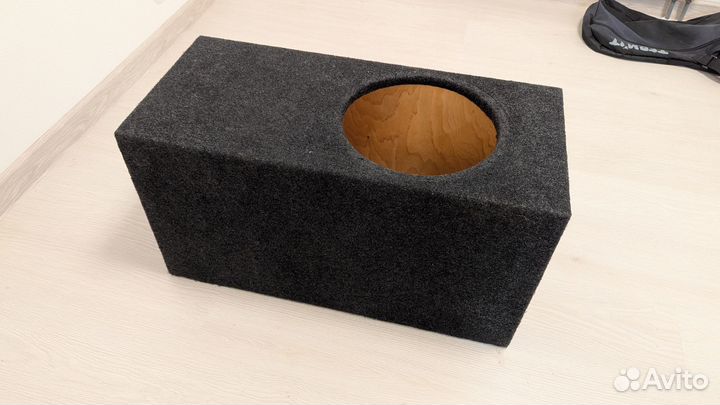 Короб для сабвуфера 12 дюймов на трубе