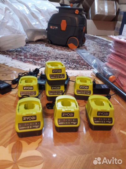 Зарядник акумуляторов ryobi