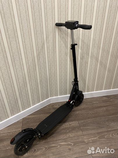 Электрический самокат E-scooter