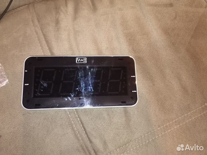 Часы электронные настольные с радио