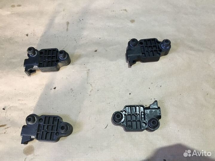 Датчик удара в дверь Chevrolet Tahoe III 06-14