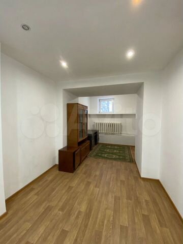 Доля в 2-к. квартире, 50 м², 2/2 эт.