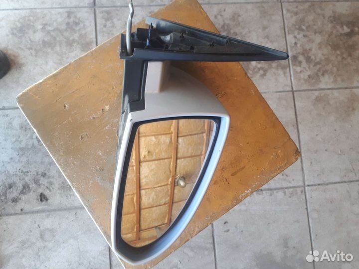 Зеркало заднего вида nissan