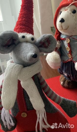 Мышонок в колпаке и в шарфе, медведь интерьер