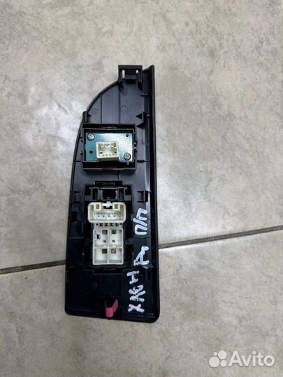 Накладка блока управления стеклоподъемниками