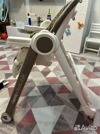 Стульчик для кормления berny