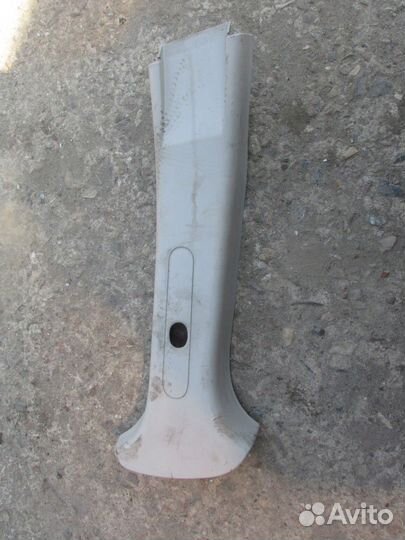 Обшивка стойки центральная верхняя правая