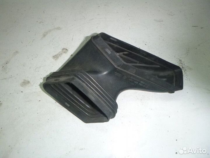 Воздуховод audi A4 B8 2007