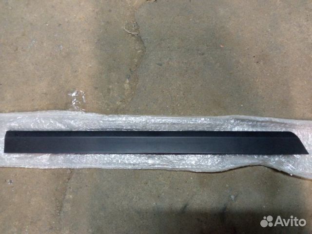 Молдинг двери задний правый Volkswagen Passat B6