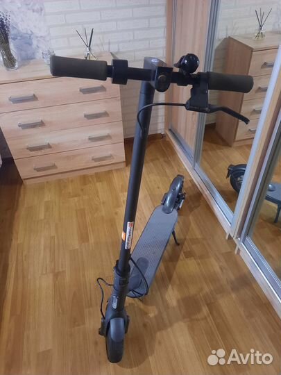 Самокат Xiaomi Mi Electric Scooter Essential