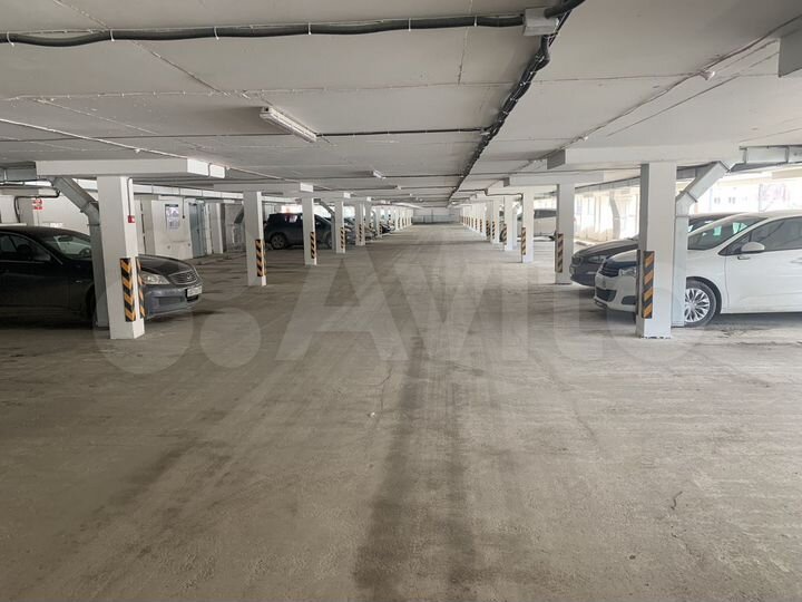 Машиноместо, 25 м²
