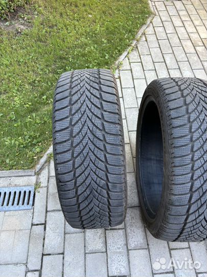 Goodyear UltraGrip Ice 3 225/45 R19 96T