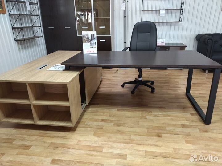 Стол руководителя