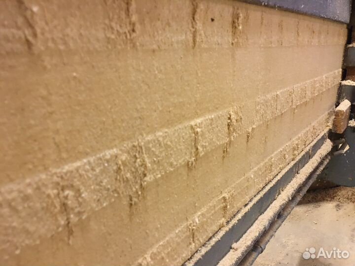 Древесная стружка спрессованная в брикетах