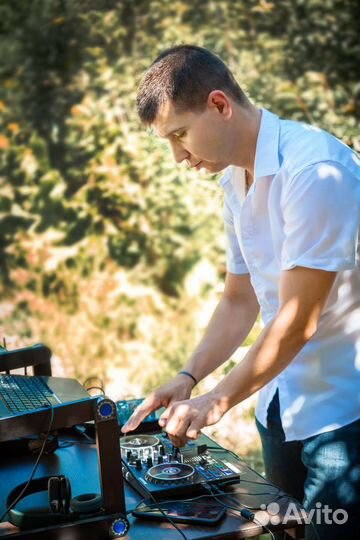 Ведущий и Dj на ваше мероприятие своя аппаратура