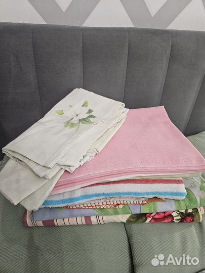 Постельное белье и полотенца бу пакетом