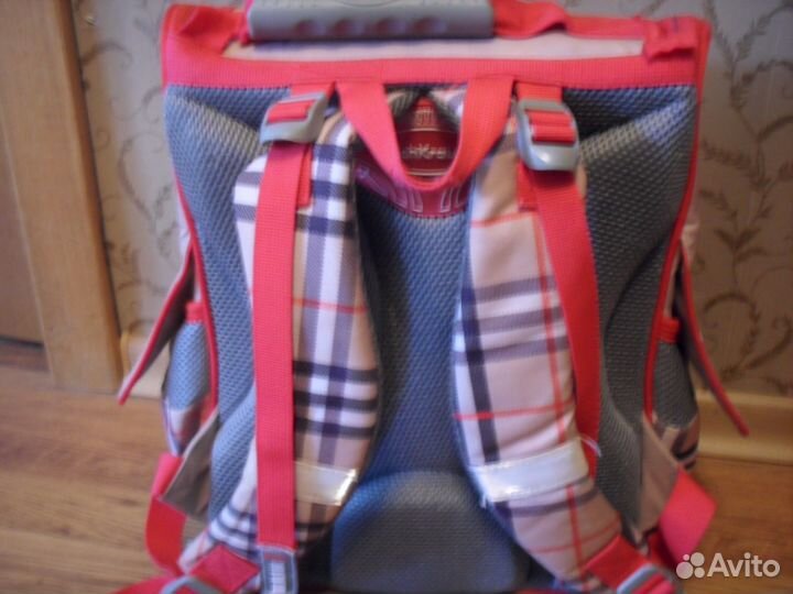 Школьный ранец для девочки