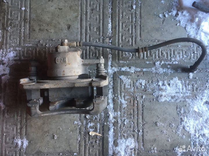 Суппорта Тойота Камри 40