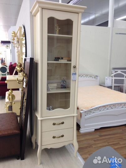 Тумба прикроватная из массива