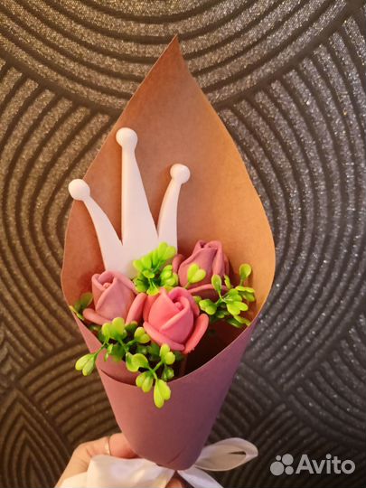 Небольшие букеты из мыла с вставками