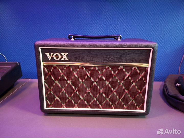 Гитарный комбик комбоусилитель