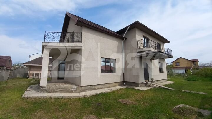 Дом 305,7 м² на участке 10 сот.