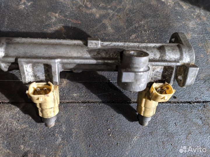 Рейка топливная (рампа) с форсунками Mitsubishi Ga