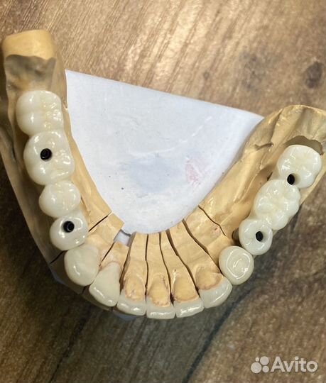 Зубной техник