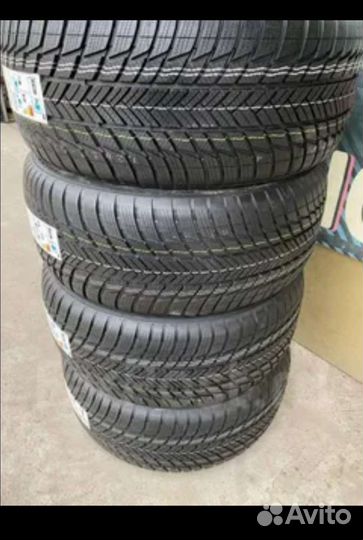 Bridgestone Blizzak LM-001 285/45 R21