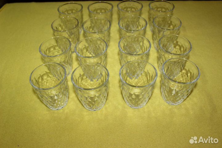 Набор чашечка с блюдцем и стаканы