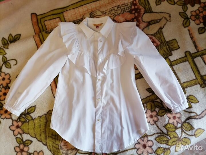 Блузка белая