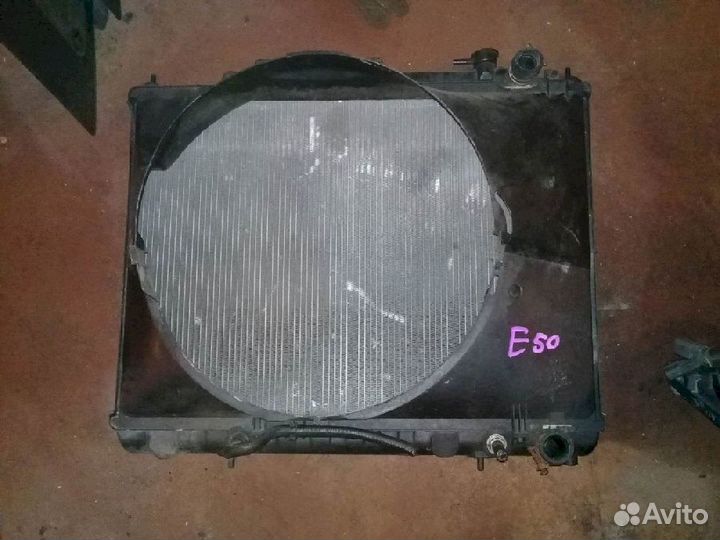 Радиатор охлаждения Nissan Elgrand E50