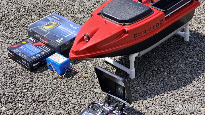 Кораблик для рыбалки CorveD с GPS и эхолотом