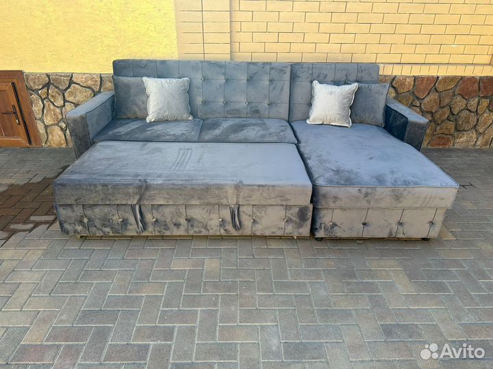 Диван с оттоманкой