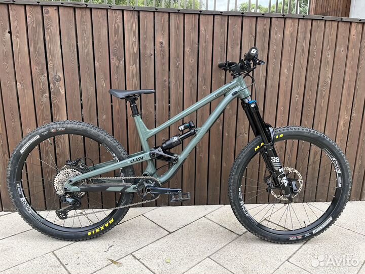 Commencal Clash Essential Keswick Green 2022
