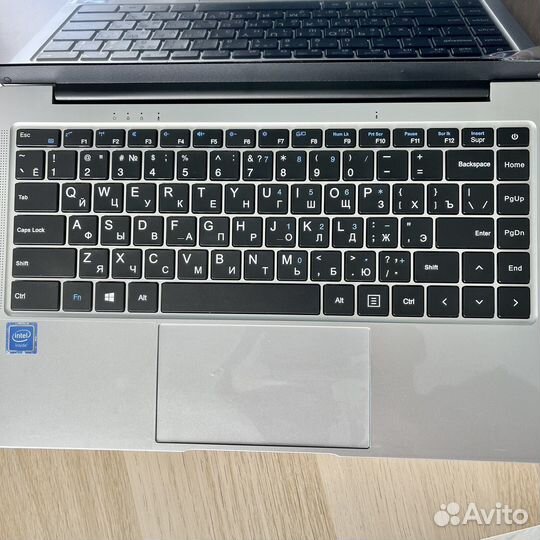Ноутбук Full HD экраном; 8+256 SSD; Free Hobby V10