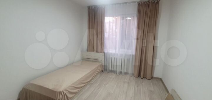 Комната 15 м² в 5-к., 1/3 эт.