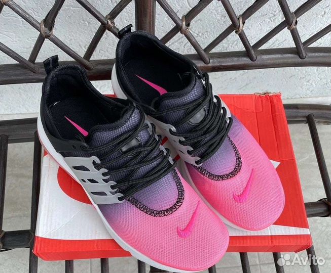 Кроссовки женские Nike розовые/голубые