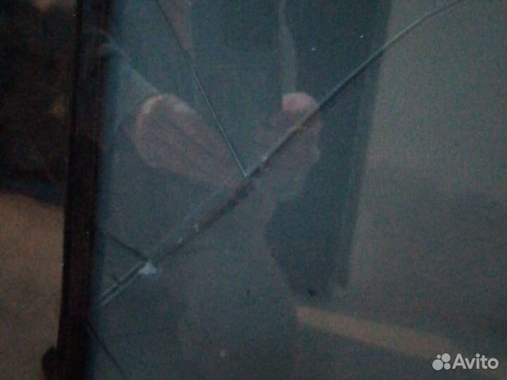 Телевизор на запчасти,разбит экран